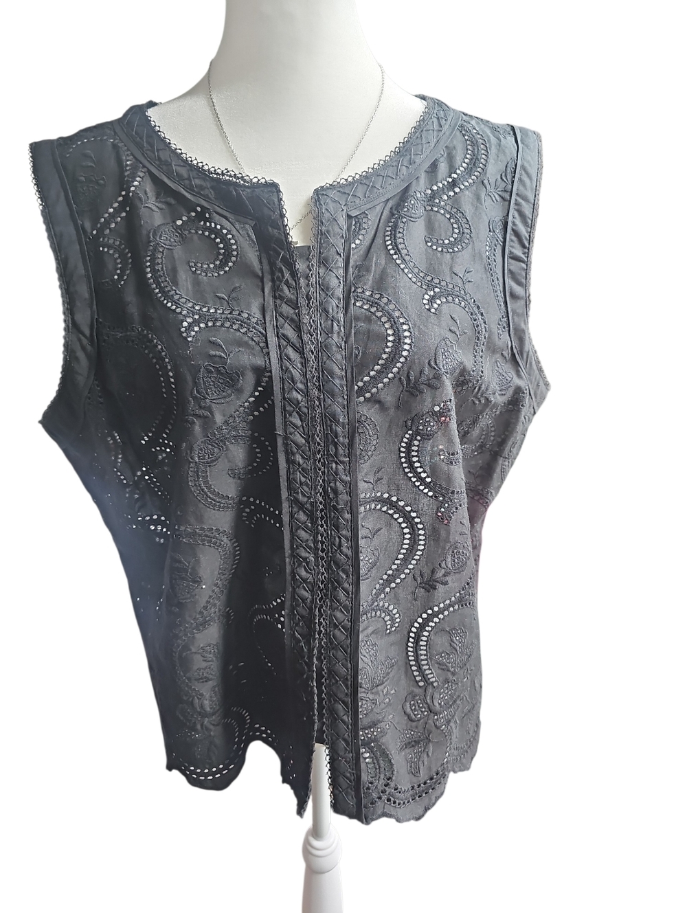 Lauren Ralph Lauren 100% Cotton Black Eyelet Sleeveless Button Blouse 14